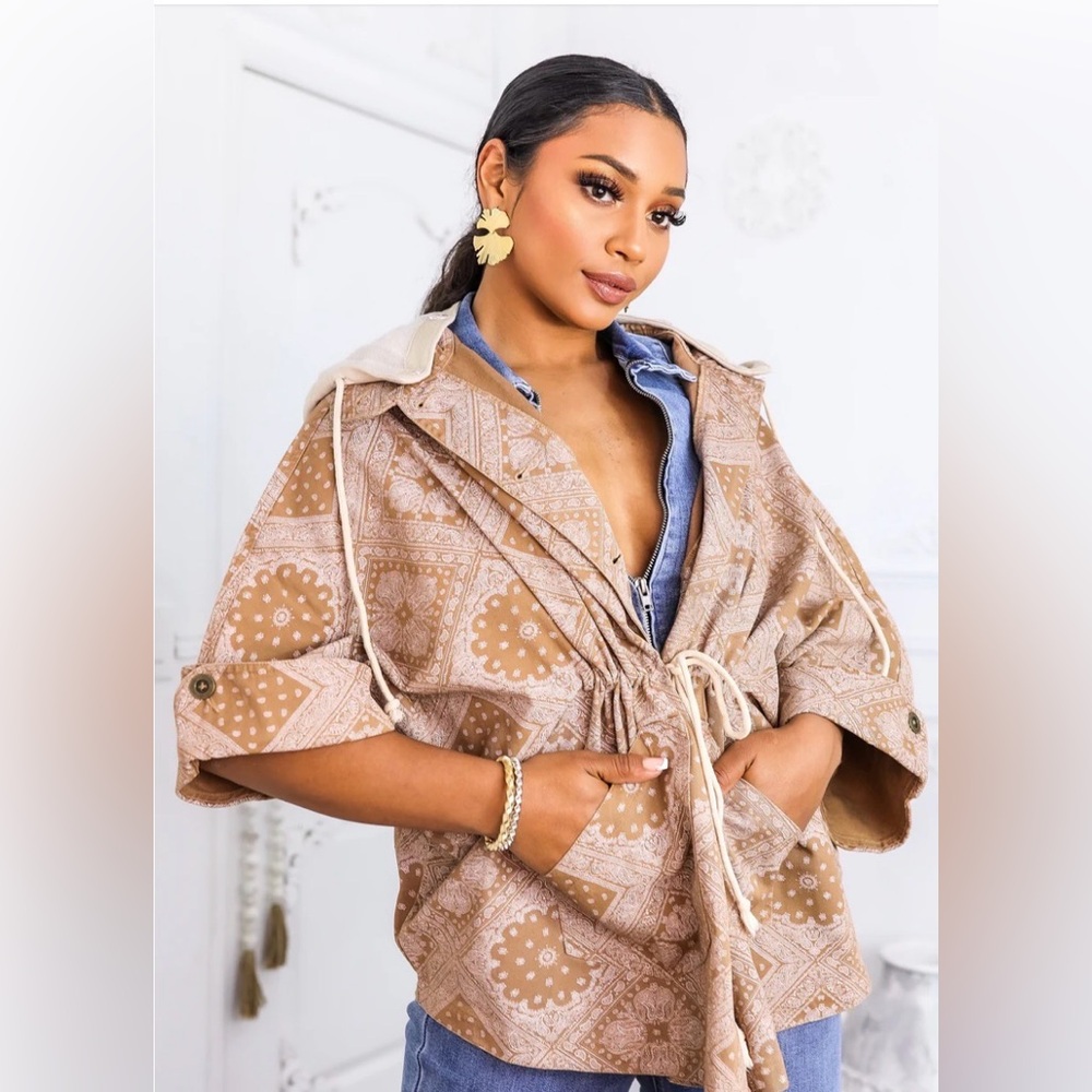 Oddi BOHO BANDANA PRINT DRAWSTRING JACKET WITH HOOD – TAN 1X/2X